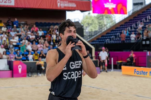 RECORD DATE NOT STATED ADELAIDE, AUSTRALIA - NOVEMBER 21: Sven Winter (Player 2 - GER) during the Beach volleyball, Beachvolleyball World Championships at Adelaide on November 21, 2025 in Adelaide, Australia. Australia Copyright: xBEAUTIFULxSPORTS PeterxWeberx