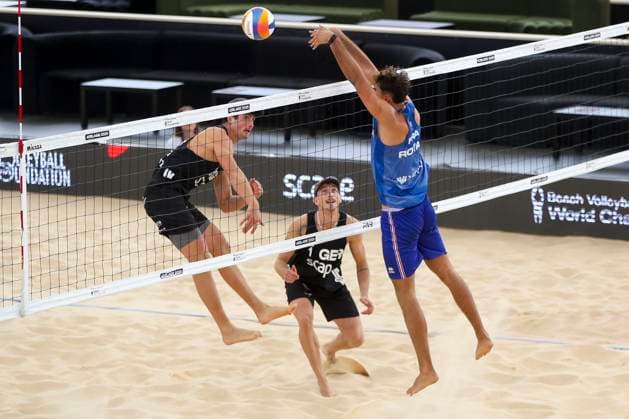 Beach volleyball, Beachvolleyball World Championship, WM, Weltmeisterschaft Arnaud Gauthier-Rat and TÃ o Rotar (FRA) v Sven Winter and Lukas Pfretzschner L. (GER) during the Men™s Quarter Final match of the Beach Volleyball World Championships at The Drive in Adelaide, Friday, November 21, 2025. ( NO ARCHIVING, EDITORIAL USE ONLY ADELAIDE SOUTH AUSTRALIA AUSTRALIA  Copyright: xMATTxTURNERx 20251121157467336582