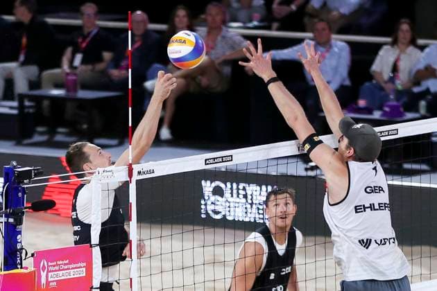 Beach volleyball, Beachvolleyball World Championship, WM, Weltmeisterschaft Nils Ehlers and Clemens Wickler (GER) v Ondrej Perusic and David Schweiner (CZE) during the Men™s Quarter Final match of the Beach Volleyball World Championships at The Drive in Adelaide, Friday, November 21, 2025. ( NO ARCHIVING, EDITORIAL USE ONLY ADELAIDE SOUTH AUSTRALIA AUSTRALIA  Copyright: xMATTxTURNERx 20251121176737961447