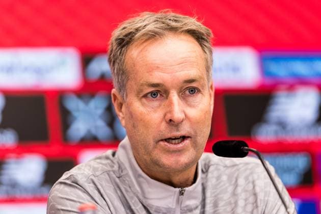 1 Soccer Bundesliga Press Conference Bayer 04 Leverkusen 21 11 2025 Kasper Hjulmand Head Coach Bayer 04 Leverkusen 1 Soccer Bundesliga Press Conference Bayer 04 Leverkusen before the Bundesliga match against VfL Wolfsburg, Leverkusen, BayArena on 21 11 2025 Copyright: xBEAUTIFULxSPORTS Wunderlx