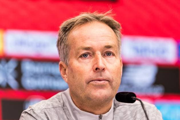 1 Soccer Bundesliga Press Conference Bayer 04 Leverkusen 21 11 2025 Kasper Hjulmand Head Coach Bayer 04 Leverkusen 1 Soccer Bundesliga Press Conference Bayer 04 Leverkusen before the Bundesliga match against VfL Wolfsburg, Leverkusen, BayArena on 21 11 2025 Copyright: xBEAUTIFULxSPORTS Wunderlx