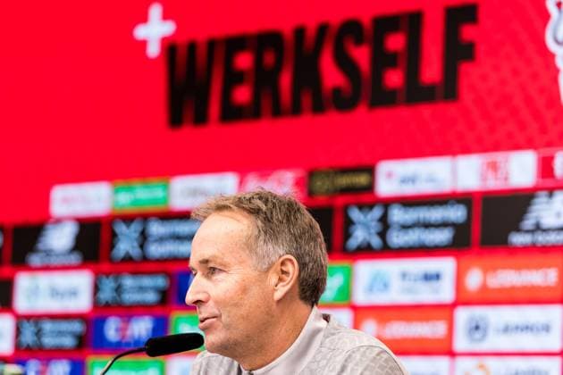 1 Soccer Bundesliga Press Conference Bayer 04 Leverkusen 21 11 2025 Kasper Hjulmand Head Coach Bayer 04 Leverkusen 1 Soccer Bundesliga Press Conference Bayer 04 Leverkusen before the Bundesliga match against VfL Wolfsburg, Leverkusen, BayArena on 21 11 2025 Copyright: xBEAUTIFULxSPORTS Wunderlx