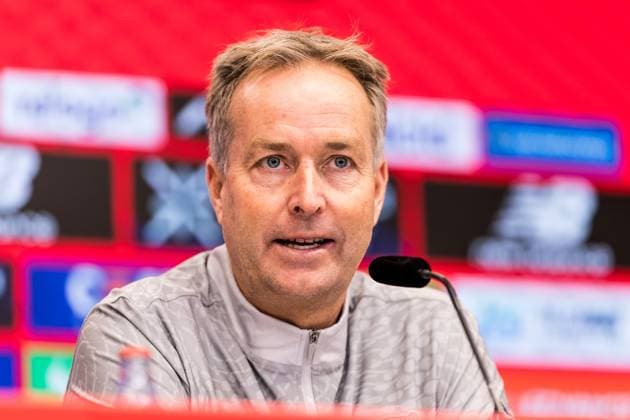 1 Soccer Bundesliga Press Conference Bayer 04 Leverkusen 21 11 2025 Kasper Hjulmand Head Coach Bayer 04 Leverkusen 1 Soccer Bundesliga Press Conference Bayer 04 Leverkusen before the Bundesliga match against VfL Wolfsburg, Leverkusen, BayArena on 21 11 2025 Copyright: xBEAUTIFULxSPORTS Wunderlx