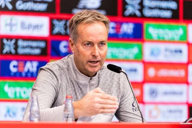 1 Soccer Bundesliga Press Conference Bayer 04 Leverkusen 21 11 2025 Kasper Hjulmand Head Coach Bayer 04 Leverkusen 1 Soccer Bundesliga Press Conference Bayer 04 Leverkusen before the Bundesliga match against VfL Wolfsburg, Leverkusen, BayArena on 21 11 2025 Copyright: xBEAUTIFULxSPORTS Wunderlx