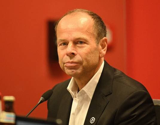 21 11 2025 xphx Offenbach am Main, Sparda Bank Hessen Stadion Stadion Bieberer Berg Regionalliga Saison 2025 2026 Kickers Offenbach OFC introduces Martin Pieckenhagen as new sports director Picture shows OFC President Joachim Wagner