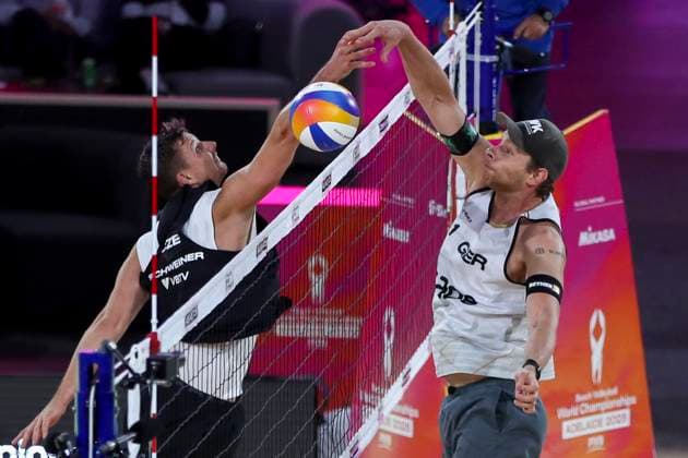 Beach volleyball, Beachvolleyball World Championship, WM, Weltmeisterschaft Nils Ehlers and Clemens Wickler (GER) v Ondrej Perusic and David Schweiner (CZE) during the Men™s Quarter Final match of the Beach Volleyball World Championships at The Drive in Adelaide, Friday, November 21, 2025. ( NO ARCHIVING, EDITORIAL USE ONLY ADELAIDE SOUTH AUSTRALIA AUSTRALIA  Copyright: xMATTxTURNERx 20251121118165785884