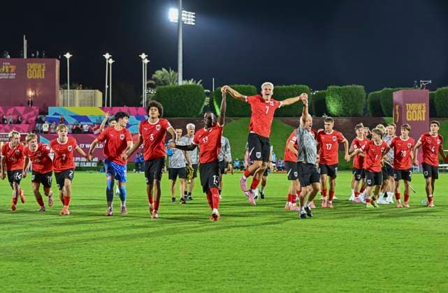Austria v Japan : Quarter-final- FIFA U-17 World Cup Qatar 2025 Austria players celebrate victory after the FIFA U-17 World Cup Qatar 2025 Quarter-final match between Austria and Japan in Doha, Qatar, on November 21, 2025. DOHA Qatar Copyright: xNOUSHADxTHEKKAYILx