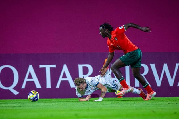 Football FIFA World Cup U17, U 17 World Cup Qatar 2025, Portugal vs Switzerland quarter-final Stevan Manuel Portugal, 11 and Marco Correia Switzerland, 16 Copyright: xRedhaxHosnixSegganix