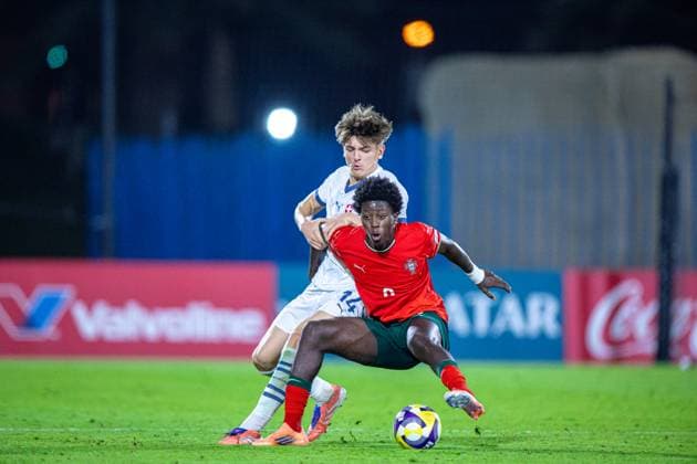 Football FIFA World Cup U17, U 17 World Cup Qatar 2025, Portugal vs Switzerland quarter-final Anisio Cabral Portugal, 9 Erblin Sadikaj Switzerland, 14 Copyright: xRedhaxHosnixSegganix
