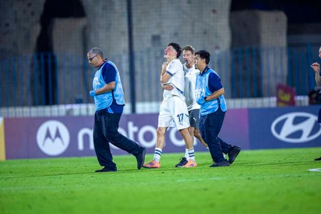 Football FIFA World Cup U17, U 17 World Cup Qatar 2025, Portugal vs Switzerland quarter-final Ethan Bruchez Switzerland, 17 injured Copyright: xRedhaxHosnixSegganix