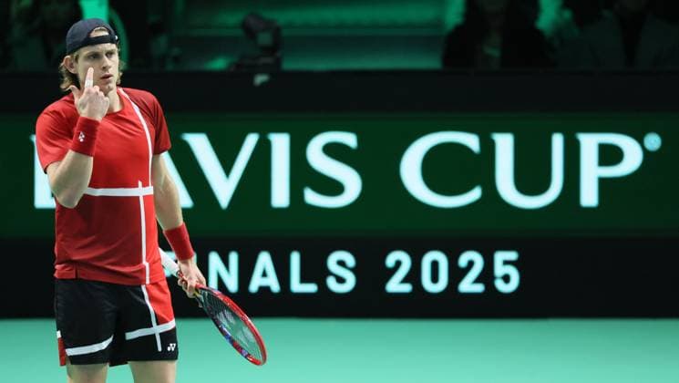 Belgian Zizou Bergs pictured during a tennis match against Italian Cobolli, the second in the Davis Cup semifinals between Belgium and Italy, in Bologna, Italy, on Friday 21 November 2025. The Davis Cup top eight Finals take place in Bologna from November 18 to 23. BENOITxDOPPAGNE  x143266590x