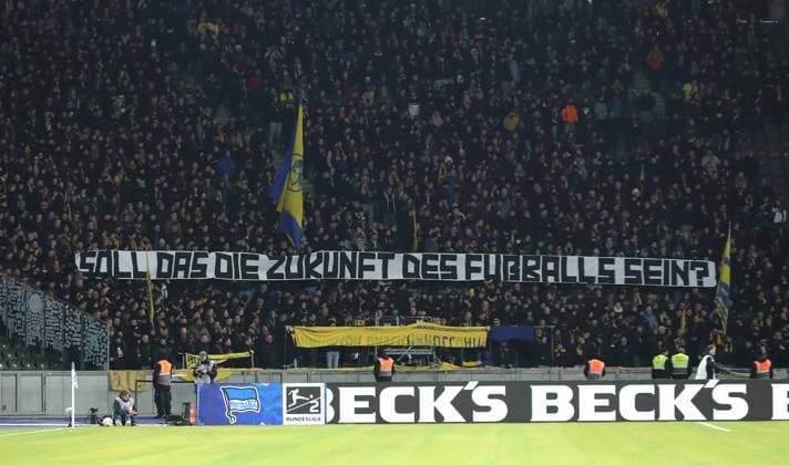 Football, 12 minutes of silence, impressions of the fan protests