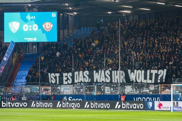 2 Bundesliga VfL Bochum SG Dynamo Dresden on 21 11 2025 at the Vonovia Ruhrstadion in Bochum The Dynamo Dresden fans in the guest block with a 12 minute protest is what you want MH