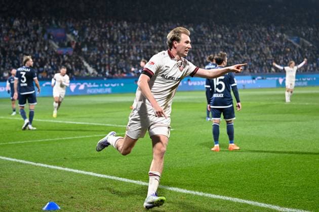 Bochum, Vonovia Ruhrstadion, 21 11 25, GER, Herren, 2 Bundesliga, Saison 2025 2026, VfL Bochum SG Dynamo Dresden Bild Vincent VERMEIJ Dresden jubilates after his goal to 0 2 DFL regulations prohibit any use of photographs as image sequences and or quasi video NRW Germany