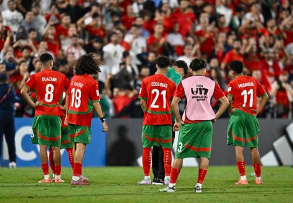 Morocco v Brazil : Quarter-final- FIFA U-17 World Cup Qatar 2025 Morocco players appears dejected after the FIFA U-17 World Cup Qatar 2025 Quarter-final match between Morocco and Brazil in Doha, Qatar, on November 21, 2025. DOHA Qatar Copyright: xNOUSHADxTHEKKAYILx