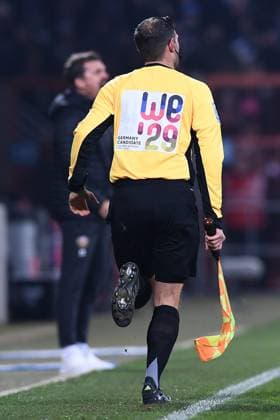 Soccer 2 Bundesliga 13 Matchday VfL Bochum Dynamo Dresden on 21 11 2025 at Vonovia Ruhrstadion in Bochum Advertising on the jersey of assistant referee Manuel Bergmann with the inscription we 29 Germany Candidate for UEFA Womens EURO 2029 DFL regulations prohibit any use of photographs as image sequences and or quasi video xRx