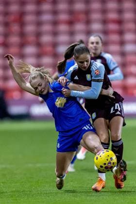 Aston Villa Women v Birmingham City Women Subway Women s League Cup 21 11 2025. Birmingham City Women forward Lily Crosthwaite (16) battles for possession with Aston Villa Women defender Oc?ane Deslandes (24) during the Subway Women s League Cup match between Aston Villa Women and Birmingham City Women at the Banks s Stadium, Walsall, England on 21 November 2025. Editorial use only DataCo restrictions apply See www.football-dataco.com , Copyright: xManjitxNarotrax PSI-23233-0007