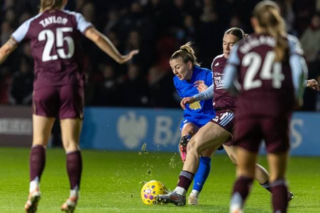 Aston Villa Women v Birmingham City Women Subway Women s League Cup 21 11 2025. Birmingham City Women midfielder Veatriki Sarri (27) battles for possession during the Subway Women s League Cup match between Aston Villa Women and Birmingham City Women at the Banks s Stadium, Walsall, England on 21 November 2025. Editorial use only DataCo restrictions apply See www.football-dataco.com , Copyright: xManjitxNarotrax PSI-23233-0010