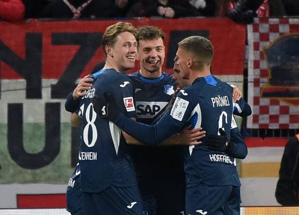 21 11 2025, xhbx, Fussball 1 Bundesliga, FSV Mainz 05 TSG Hoffenheim v l Torjubel, Goal celebration, celebrate the goal 0 1 duruch Fisnik Asllani TSG 1899 Hoffenheim DFL DFB REGULATIONS PROHIBIT ANY USE OF PHOTOGRAPHS as IMAGE SEQUENCES and or QUASI VIDEO Mainz