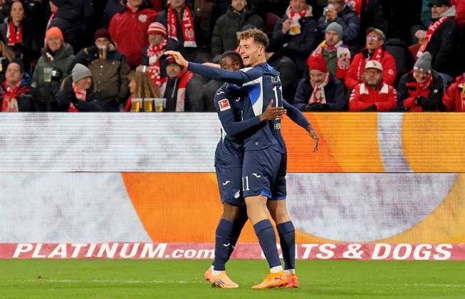 Mainz, Germany 21 November 2025 1 BL 2025 2026 FSV Mainz 05 vs TSG 1899 Hoffenheim In the picture goal scorer Fisnik Asllani Hoffenheim 2 v li is happy about his goal to 0 1 DFL regulations prohibit any use of photographs as image sequences and or quasi video Mewa Arena Rheinland Pfalz Copyright: xFotostandx xRacochax