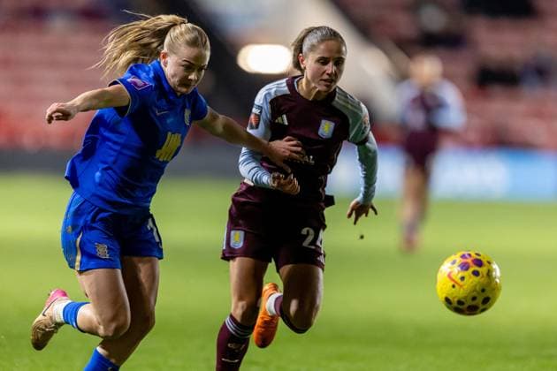 Aston Villa Women v Birmingham City Women Subway Women s League Cup 21 11 2025. Birmingham City Women forward Lily Crosthwaite (16) battles for possession with Aston Villa Women defender Oc?ane Deslandes (24) during the Subway Women s League Cup match between Aston Villa Women and Birmingham City Women at the Banks s Stadium, Walsall, England on 21 November 2025. Editorial use only DataCo restrictions apply See www.football-dataco.com , Copyright: xManjitxNarotrax PSI-23233-0016