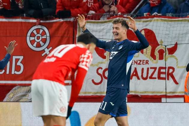 Fisnik Asllani TSG Hoffenheim, 11 after his goal to 0 1 , Germany, Football, 1 Bundesliga, Matchday 11, 2025 2026, 1 FSV Mainz vs TSG 1899 Hoffenheim, 21 11 2025, Mewa Arena, Mainz, Germany Mainz Mewa Arena Rheinland Pfalz Germany Copyright: xGrantxHubbsx