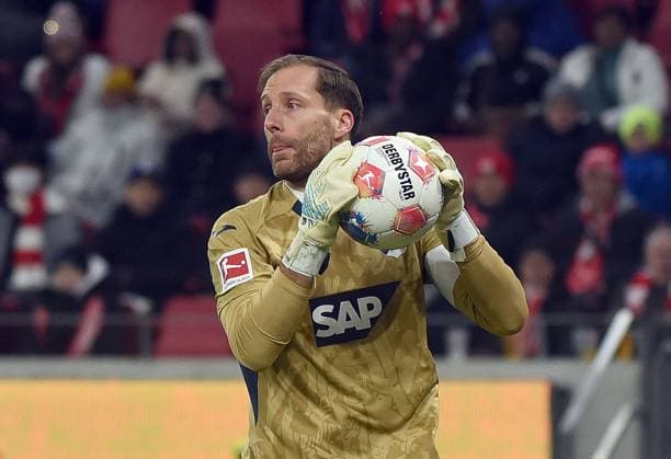 21 11 2025, xhbx, Soccer 1 Bundesliga, FSV Mainz 05 TSG Hoffenheim v l Oliver Baumann TSG 1899 Hoffenheim DFL DFB REGULATIONS PROHIBIT ANY USE OF PHOTOGRAPHS as IMAGE SEQUENCES and or QUASI VIDEO Mainz