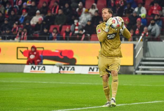 21 11 2025, xhbx, Soccer 1 Bundesliga, FSV Mainz 05 TSG Hoffenheim v l Oliver Baumann TSG 1899 Hoffenheim DFL DFB REGULATIONS PROHIBIT ANY USE OF PHOTOGRAPHS as IMAGE SEQUENCES and or QUASI VIDEO Mainz