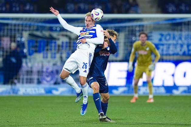 21 11 2025, xydrx, Football, 3 Liga, TSG 1899 Hoffenheim II MSV Duisburg, Season 2025 2026, Dietmar Hopp Stadion Florian Krueger MSV Duisburg 26 in duel against Yannick Luehrs TSG 1899 Hoffenheim II 49 DFB regulations prohibit any use of photographs as image sequences and or quasi video Nordrhein Westfahlen Germany