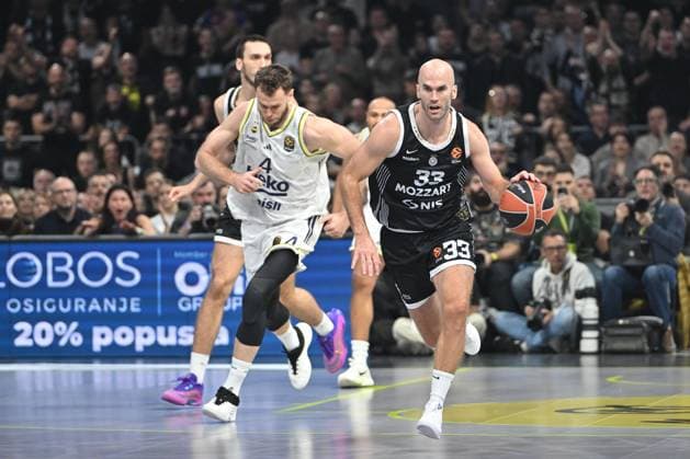 PARTIZAN vs FENERBAHCE ISTANBUL NICK KALATHES vs NICOLO MELLI Nikolo Meli basketball Partizan vs Fenerbahce Istanbul Euroleague match at Beogradska arena, Belgrade 21.11.2025 Foto: BASKETBALL, EUROLEAGUE, PARTIZAN, FENERBAHCE ISTANBUL Belgrade Stark Belgrade arena Serbia Copyright: xMarkoxMetlas xMNxPressx