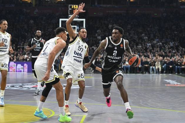 PARTIZAN vs FENERBAHCE ISTANBUL SHAKE MILTON Sejk Milton basketball Partizan vs Fenerbahce Istanbul Euroleague match at Beogradska arena, Belgrade 21.11.2025 Foto: BASKETBALL, EUROLEAGUE, PARTIZAN, FENERBAHCE ISTANBUL Belgrade Stark Belgrade arena Serbia Copyright: xMarkoxMetlas xMNxPressx