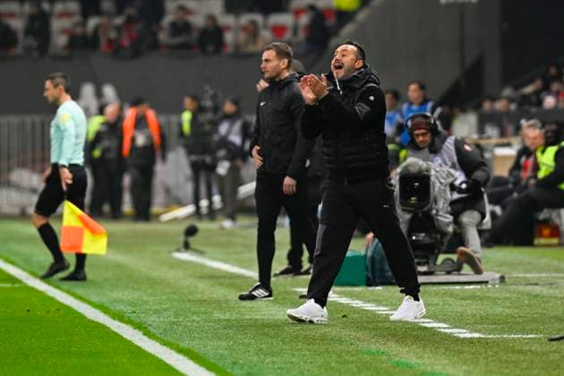 FOOTBALL : OGC Nice VS Olympique de Marseille - Ligue 1 McDonald s - 21 11 2025 Roberto De Zerbi (Coach Olympique de Marseille) - Ligue 1 McDonald™s match between OGC Nice and Olympique de Marseille on November 21, 2025 at the Allianz Riviera Stadium in Nice. NiceFrance  Copyright: xWilliamxCannarellax