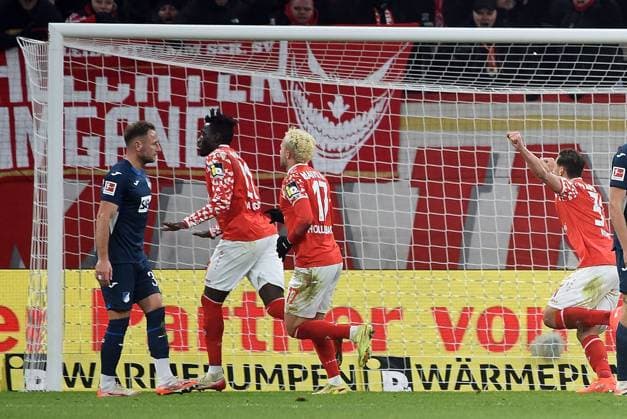 21 11 2025, xhbx, Soccer 1 Bundesliga, FSV Mainz 05 TSG Hoffenheim v l Torjubel, Goal celebration, celebrate the goal 1 1 by Danny da Costa FSV Mainz 05 DFL DFB REGULATIONS PROHIBIT ANY USE OF PHOTOGRAPHS as IMAGE SEQUENCES and or QUASI VIDEO Mainz