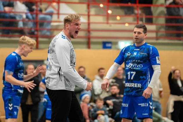 Handball I Men I Season 2025 2026 I 3 League I 12 Matchday I TV Bittenfeld 2 TSV Neuhausen Filder 1898 I 21 11 2025 Nick Lehmann 22, TV Bittenfeld 2 cheers, next to him Pierre Freudl 17, TV Bittenfeld Waiblingen Community Hall Bittenfeld Baden Württemberg Germany Copyright: xLobeca MaxxPetershansx