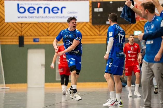 Handball I Men I Season 2025 2026 I 3 League I 12 Matchday I TV Bittenfeld 2 TSV Neuhausen Filder 1898 I 21 11 2025 Jan Luca Mauch 8, TV Bittenfeld 2 jubelt Waiblingen Gemeindehalle Bittenfeld Baden Württemberg Germany Copyright: xLobeca MaxxPetershansx