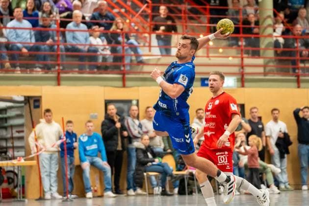 Handball I Men I Season 2025 2026 I 3 League I 12 Matchday I TV Bittenfeld 2 TSV Neuhausen Filder 1898 I 21 11 2025 Alexander Bischoff 18, TV Bittenfeld 2 im Wurf Waiblingen Gemeindehalle Bittenfeld Baden Württemberg Germany Copyright: xLobeca MaxxPetershansx
