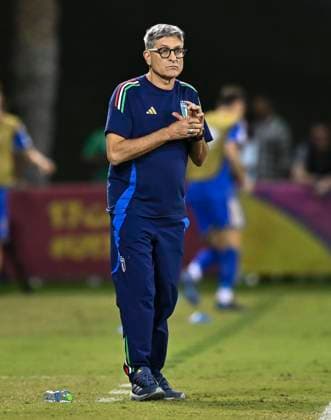 Italy v Burkina Faso : Quarter-final- FIFA U-17 World Cup Qatar 2025 Massimiliano Favo, Head coach of Italy, reacts during the FIFA U-17 World Cup Qatar 2025 Quarter-final match between Italy and Burkina Faso in Doha, Qatar, on November 21, 2025. DOHA Qatar Copyright: xNOUSHADxTHEKKAYILx