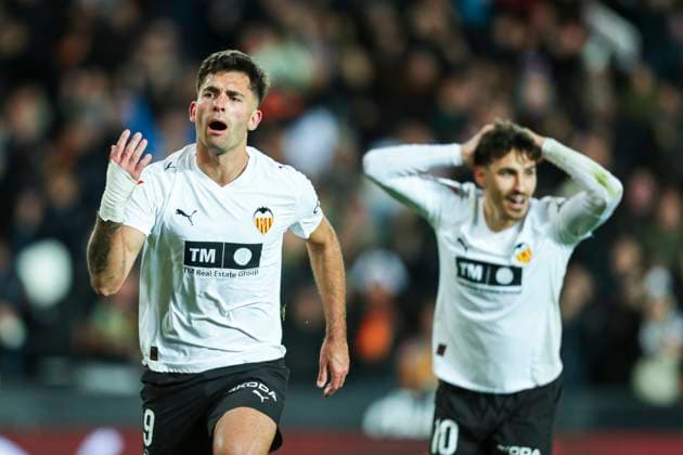 November 21, 2025, Valencia, Valencia, SPAIN: Hugo Duro of Valencia CF celebrates a goal during the Spanish league, La Liga EA Sports, football match played between Valencia CF and UD Levante at Mestalla stadium on November 21, 2025, in Valencia, Spain. Valencia SPAIN - ZUMAa181 20251121_zaa_a181_076 Copyright: xIvanxTerronx
