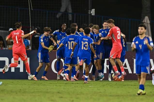 Italy v Burkina Faso : Quarter-final- FIFA U-17 World Cup Qatar 2025 Players of Italy celebrate after winning the FIFA U-17 World Cup Qatar 2025 Quarter-final match between Italy and Burkina Faso in Doha, Qatar, on November 21, 2025. DOHA Qatar Copyright: xNOUSHADxTHEKKAYILx