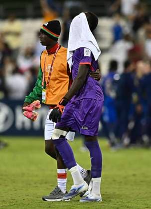 Italy v Burkina Faso : Quarter-final- FIFA U-17 World Cup Qatar 2025 Burkina Faso players appears dejected after the FIFA U-17 World Cup Qatar 2025 Quarter-final match between Italy and Burkina Faso in Doha, Qatar, on November 21, 2025. DOHA Qatar Copyright: xNOUSHADxTHEKKAYILx