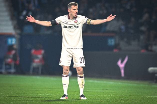 Germany, Football, 2 Bundesliga, Matchday 13, 2025 2026, VfL Bochum vs Dynamo Dresden, 21 11 2025, Vonovia Ruhrstadion, Bochum, Germany, Niklas Hauptmann Dynamo Dresden, 27 claimed Copyright: xMarkusxVerwimpx