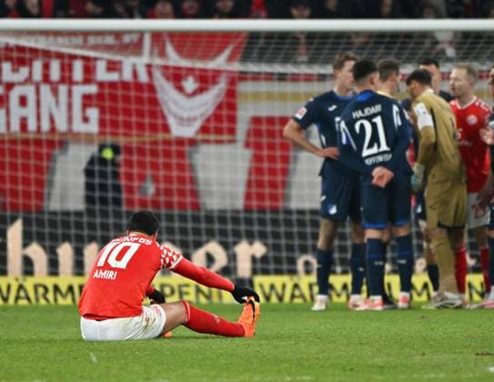 Soccer Bundesliga Season 2025 2026 Mewa Arena Mainz 21 11 2025 1 FSV Mainz 05 mz TSG Hoffenheim hof 1 1 Nadiem AMIRI 1 FSV Mainz 05 disappointed after the 1 1 DFL REGULATIONS PROHIBIT ANY USE OF PHOTOGRAPHS AS IMAGE SEQUENCES AND OR QUASI VIDEO EDITORIAL USE ONLY NATIONAL AND INTERNATIONAL NEWS AGENCIES OUT Soccer Bundesliga 1 FSV Mainz 05