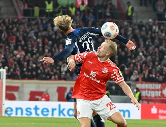 Soccer Bundesliga Season 2025 2026 Mewa Arena Mainz 21 11 2025 1 FSV Mainz 05 mz TSG Hoffenheim hof 1 1 Andreas HANCHE OLSEN 1 FSV Mainz 05 , front Vladimir COUFAL TSG 1899 Hoffenheim DFL REGULATIONS PROHIBIT ANY USE OF PHOTOGRAPHS AS IMAGE SEQUENCES AND OR QUASI VIDEO EDITORIAL USE ONLY NATIONAL AND INTERNATIONAL NEWS AGENCIES OUT Soccer Bundesliga 1 FSV Mainz 05