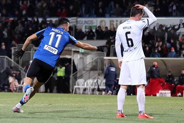 21 11 2025, xrekx, Fußball Regionalliga Suedwest, Eintracht Trier TSV Steinbach Haiger v l Torjubel nach dem Tor zum celebrating the goal celebrate 1 1 durch Damjan Marceta SV Eintracht Trier 05 DFL DFB REGULATIONS PROHIBIT ANY USE OF PHOTOGRAPHS as IMAGE SEQUENCES and or QUASI VIDEO Trier
