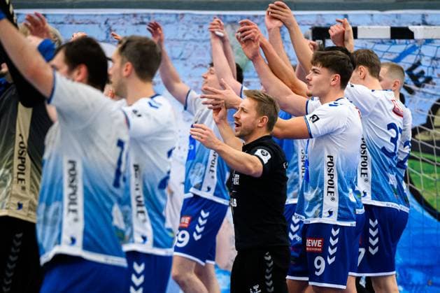 Kornwestheim, Handball 3 Liga 25 26 SV Kornwestheim HBW Balingen 2 Trainer Alexander Schurr SV Kornwestheim , Toni Luithardt Kornwestheim Schlussjubel Schlußjubel Emotion Freude Kornwestheim Halle Ost Baden Württemberg Germany
