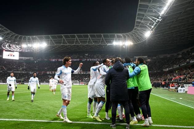 OGC Nice v Olympique de Marseille - Ligue 1 McDonald s 2025 2026 05 Leonardo Julian BALERDI ROSA (om) - 97 Pierre-Emerick AUBAMEYANG (om) during the Ligue 1 McDonald s match between OGC Nice and Olympique de Marseille at Allianz Riviera on November 21, 2025 in Nice, France. Nice France  Copyright: xFEPx 776348205