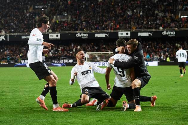 Valencia players celebrates the goal of Hugo Duro Valencia CF during the LaLiga EA Sports match between Valencia CF and Levante UD at Estadio de Mestalla on November 21, 2025 in Valencia, Spain Photo by Maria Jose Segovia DeFodi Images
