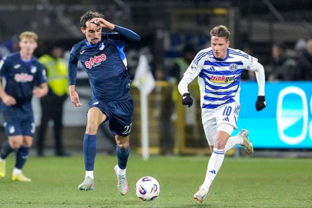 v li Arian Llugiqi TSG II, 22 , Christian Viet MSV, 10 , Action, Action, Game scene, 21 11 2025, Sinsheim Germany , Soccer, 3 Liga, TSG 1899 Hoffenheim II MSV Duisburg, DFB DFL REGULATIONS PROHIBIT ANY USE OF PHOTOGRAPHS AS IMAGE SEQUENCES AND OR QUASI VIDEO xozx