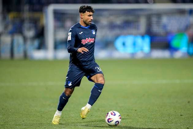 Nader Jindaoui El Jindaoui, TSG II, 30 , on the ball, cropped, full body, single image, single photo, action, action, 21 11 2025, Sinsheim Germany , Football, 3 Liga, TSG 1899 Hoffenheim II MSV Duisburg, DFB DFL REGULATIONS PROHIBIT ANY USE OF PHOTOGRAPHS AS IMAGE SEQUENCES AND OR QUASI VIDEO xozx