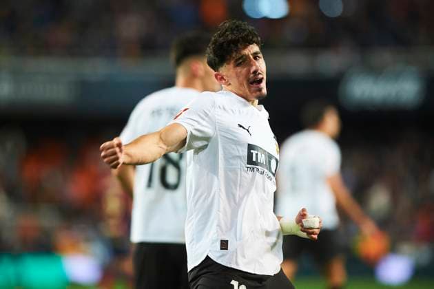 Diego Lopez Valencia CF celebrates after scoring his team˜s first goal after revision of VAR during the LaLiga EA Sports match between Valencia CF and Levante UD at Estadio de Mestalla on December 21, 2025 in Valencia, Spain Photo by Maria Jose Segovia DeFodi Images